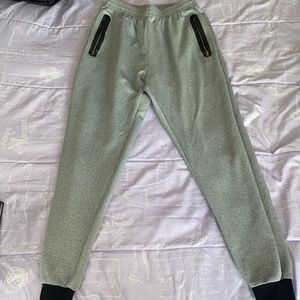 Grey & Black joggers for men & has pockets